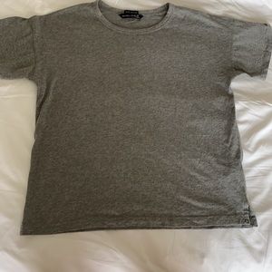 grey short sleeve top